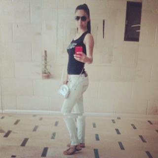 Dolli Shahin feet photo thumbnail