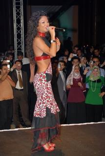 Dolli Shahin feet photo thumbnail