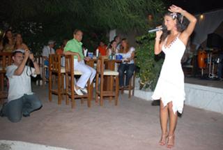 Dolli Shahin feet photo thumbnail