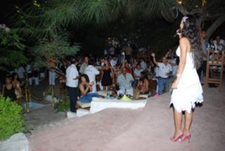 Dolli Shahin feet photo thumbnail