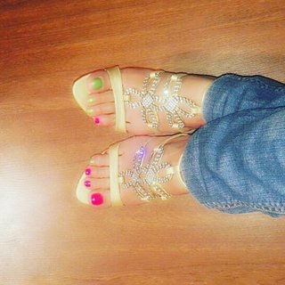 Dolli Shahin feet photo thumbnail