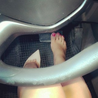Dolli Shahin feet photo thumbnail