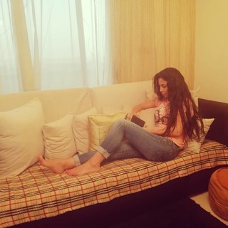 Dolli Shahin feet photo thumbnail