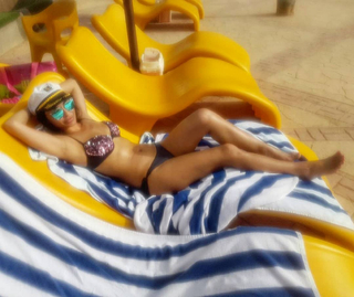 Dolli Shahin feet photo thumbnail