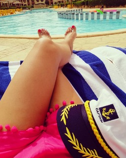 Dolli Shahin feet photo thumbnail