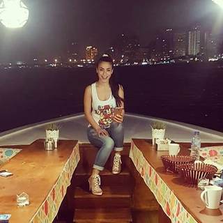 Dolli Shahin feet photo thumbnail