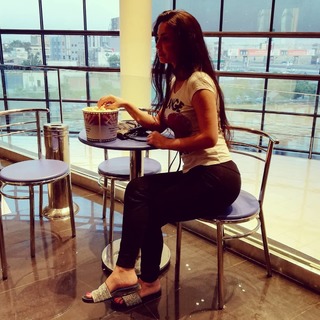Dolli Shahin feet photo thumbnail