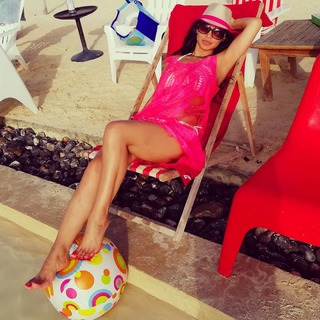 Dolli Shahin feet photo thumbnail