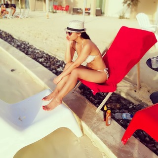 Dolli Shahin feet photo thumbnail