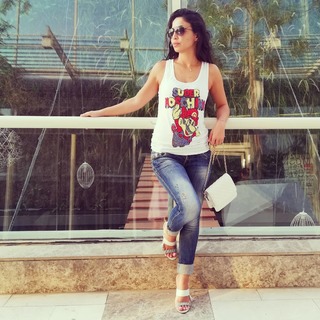 Dolli Shahin feet photo thumbnail