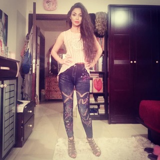 Dolli Shahin feet photo thumbnail
