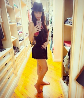 Dolli Shahin feet photo thumbnail