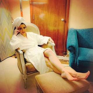 Dolli Shahin feet photo thumbnail