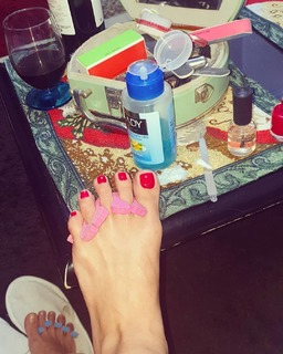 Dolli Shahin feet photo thumbnail