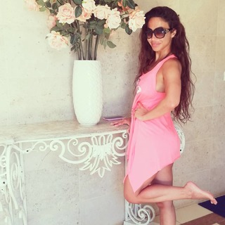 Dolli Shahin feet photo thumbnail