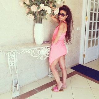 Dolli Shahin feet photo thumbnail