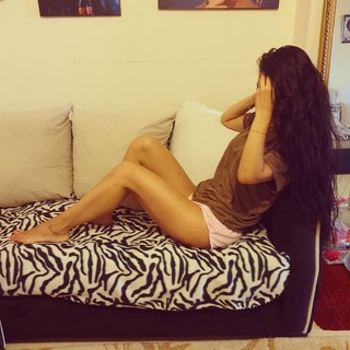 Dolli Shahin feet photo thumbnail