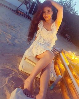 Dolli Shahin feet photo thumbnail