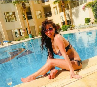 Dolli Shahin feet photo thumbnail