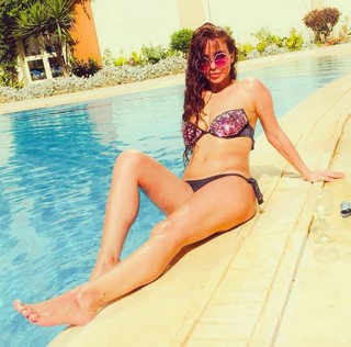 Dolli Shahin feet photo thumbnail