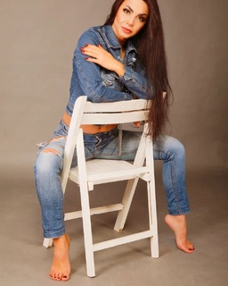 Dolli Shahin feet photo thumbnail