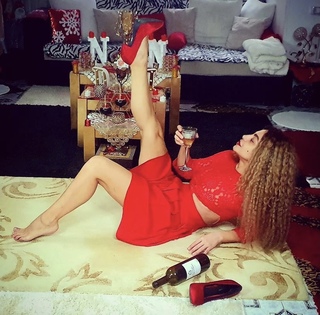 Dolli Shahin feet photo thumbnail
