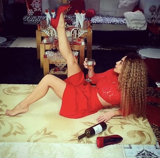 Dolli Shahin feet photo thumbnail