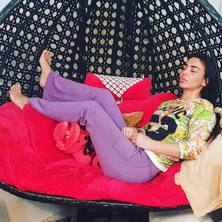 Dolli Shahin feet photo thumbnail