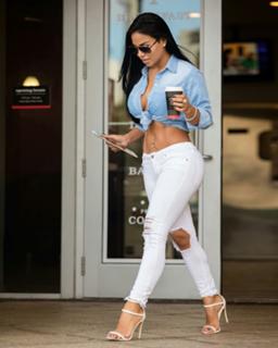 Dolly Castro feet photo 20