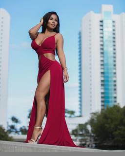 Dolly Castro feet photo 2