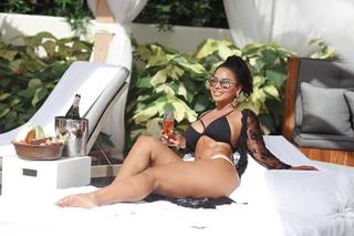 Dolly Castro feet photo 3