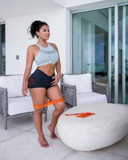 Dolly Castro feet photo 16