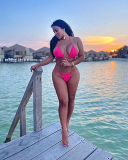Dolly Castro feet photo 6