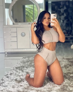 Dolly Castro feet photo 5