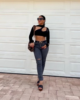 Dolly Castro feet photo 9
