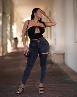 Dolly Castro feet photo 5