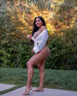 Dolly Castro feet photo 4