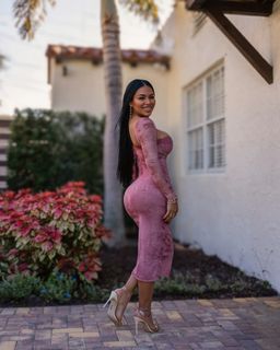 Dolly Castro feet photo 18