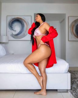 Dolly Castro feet photo 12
