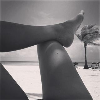Dolores Fonzi feet photo 15