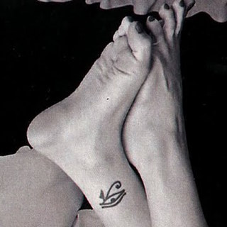 Dolores Fonzi feet photo 7