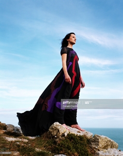 Dolores O'Riordan feet photo thumbnail