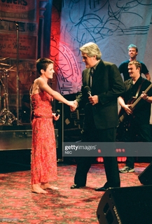 Dolores O'Riordan feet photo thumbnail