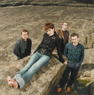 Dolores O'Riordan feet photo thumbnail