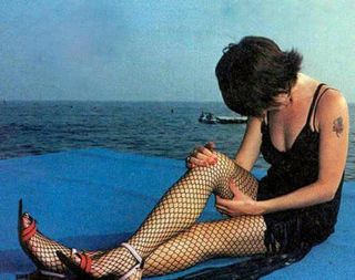 Dolores O'Riordan feet photo 3