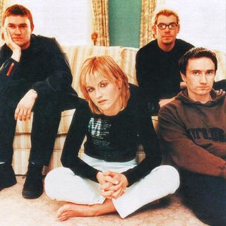 Dolores O'Riordan feet photo 2