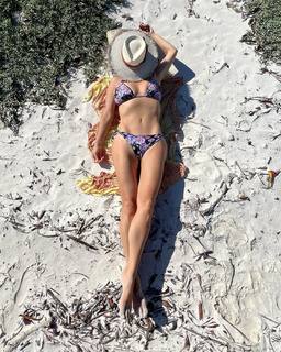 Dominika Paleta feet photo thumbnail