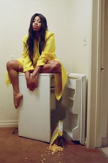 Dominique Fishback feet photo 4