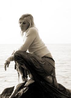 Dominique Swain feet photo thumbnail