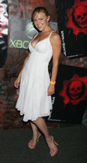 Dominique Swain feet photo thumbnail